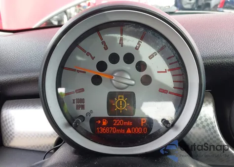 2008 Mini Cooper S из США, поврежденный, VIN WMWMF735X8TV37918